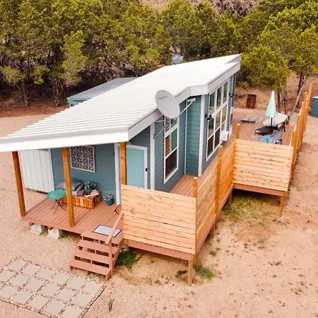 Relaxing Place/Sleeps 3/Off Grid/Pet/Free Wifi Vila